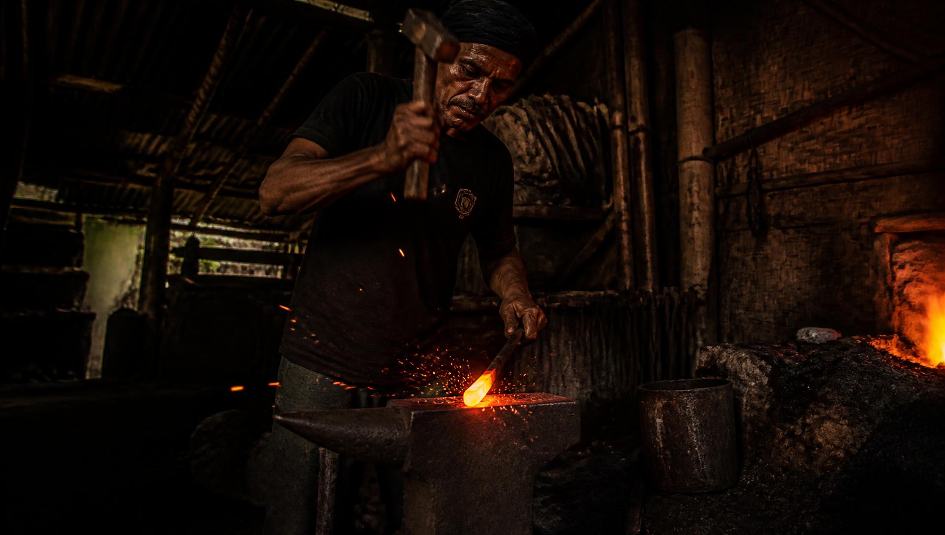 Bilah dan perkakas tempa tradisional